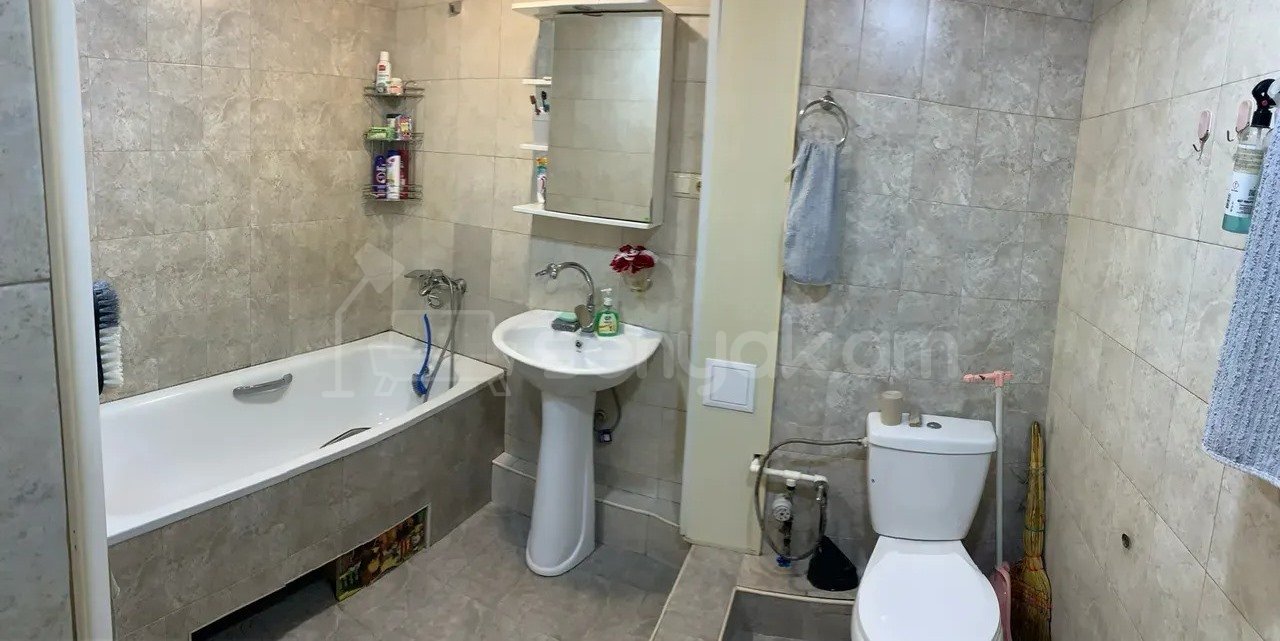 2 Սենյականոց Բնակարան, 70քմ, 8/9 հարկ, Կապիտալ Վերանորոգված