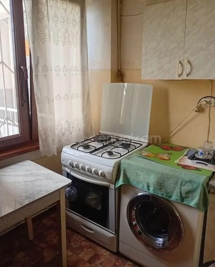 1 Սենյականոց Բնակարան, 40քմ, 5/9 հարկ, Պետական Վիճակում