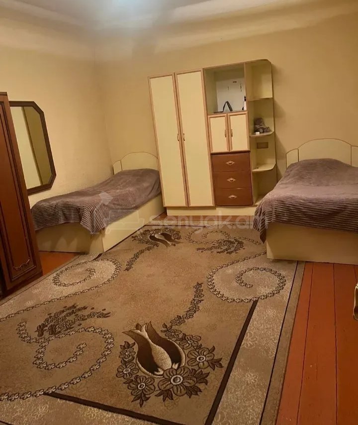 2 Սենյականոց Բնակարան Քարե Շենքում, 56քմ, 1/1 հարկ, Նորմալ Վիճակում, Կահավորված
