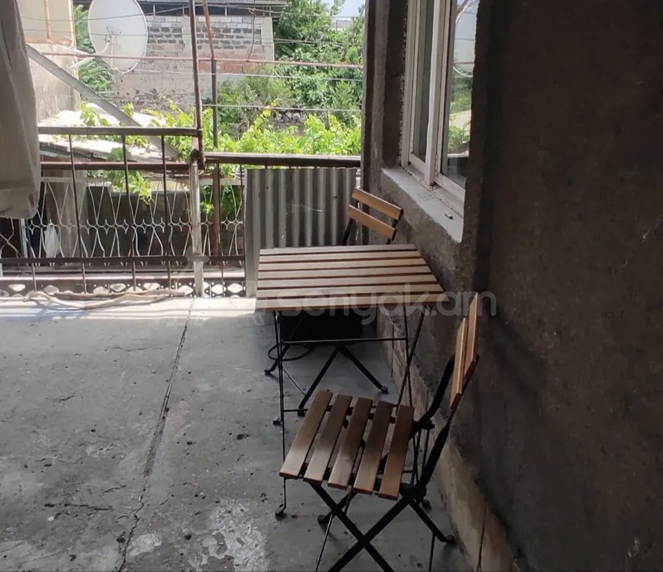 2 Սենյականոց Բնակարան Քարե Շենքում, 45քմ, 1/1 հարկ, Նորմալ Վիճակում, Կահավորված