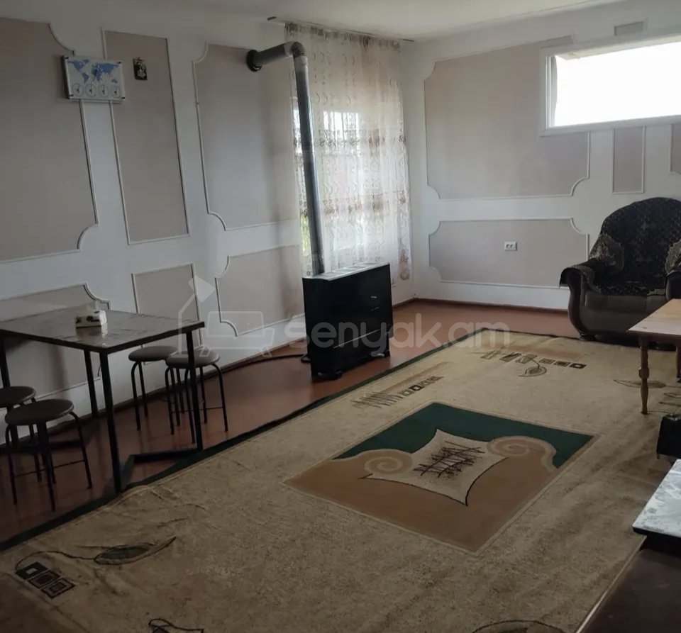 2 Սենյականոց Բնակարան Քարե Շենքում, 45քմ, 1/1 հարկ, Նորմալ Վիճակում, Կահավորված