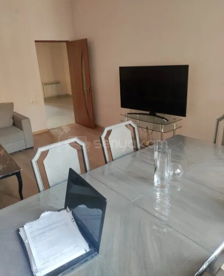 3 Սենյականոց Բնակարան Նորակառույցում, 100քմ, 4/8 հարկ, Կապիտալ Վերանորոգված