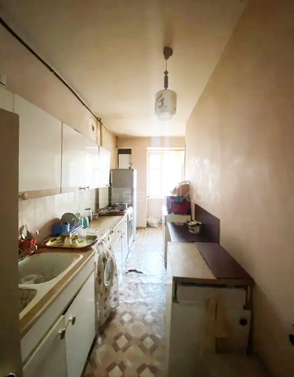 3 Սենյականոց Բնակարան, 85քմ, 2/9 հարկ, Պետական Վիճակում