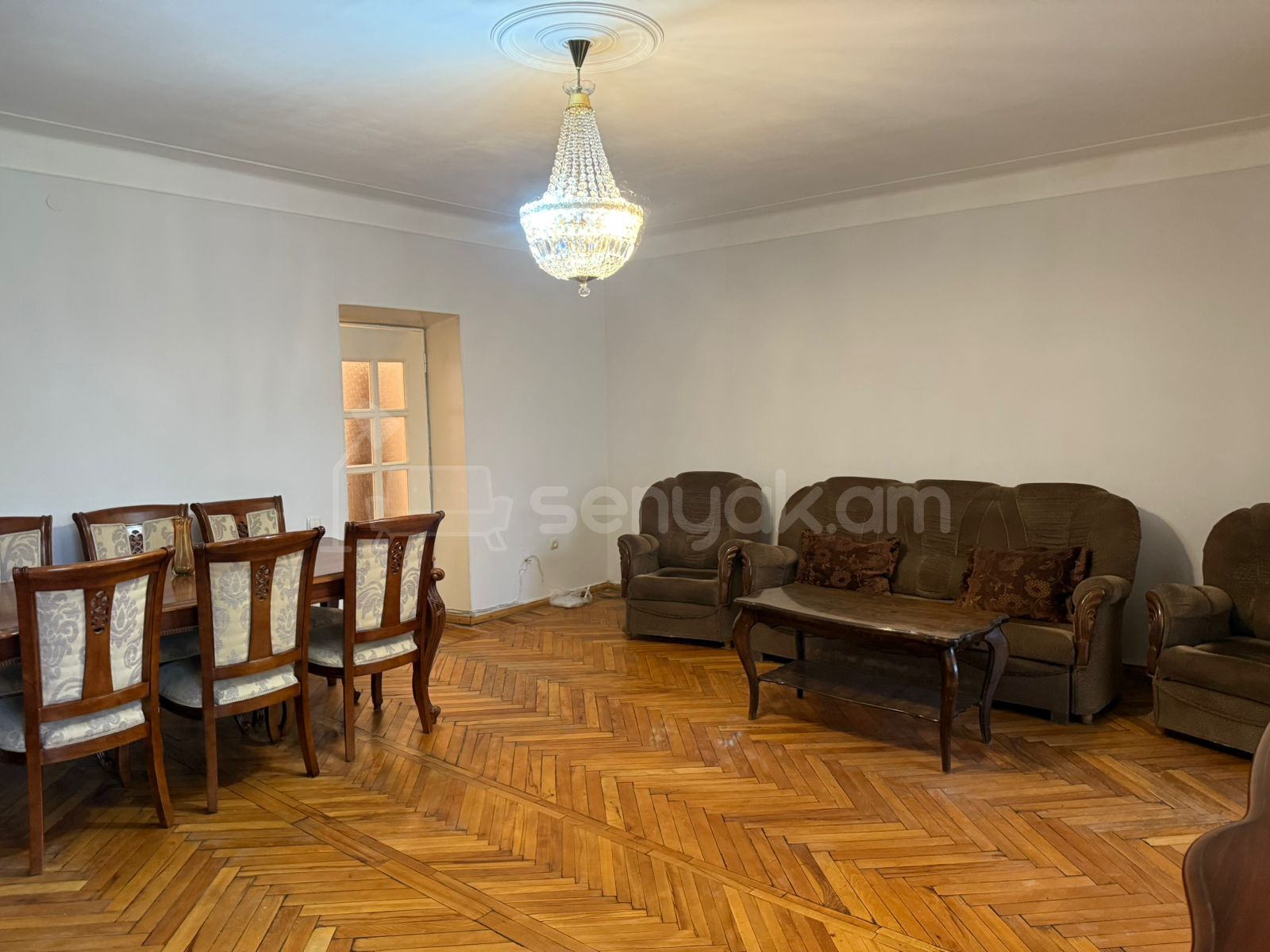 3 Սենյականոց Բնակարան Քարե Շենքում, 80քմ, 2/5 հարկ, Կապիտալ Վերանորոգված, Կահավորված