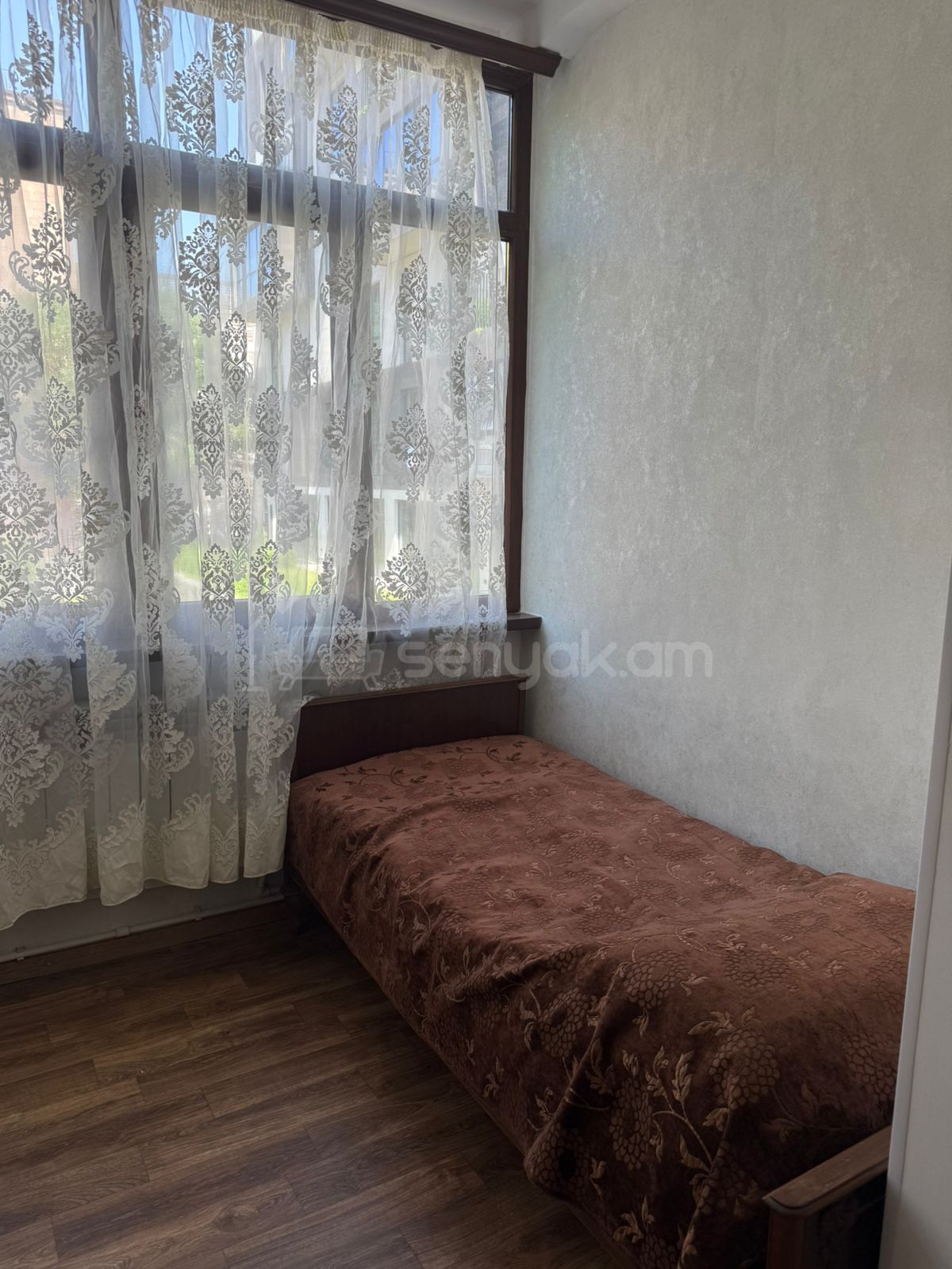 3 Սենյականոց Բնակարան Քարե Շենքում, 80քմ, 2/5 հարկ, Կապիտալ Վերանորոգված, Կահավորված