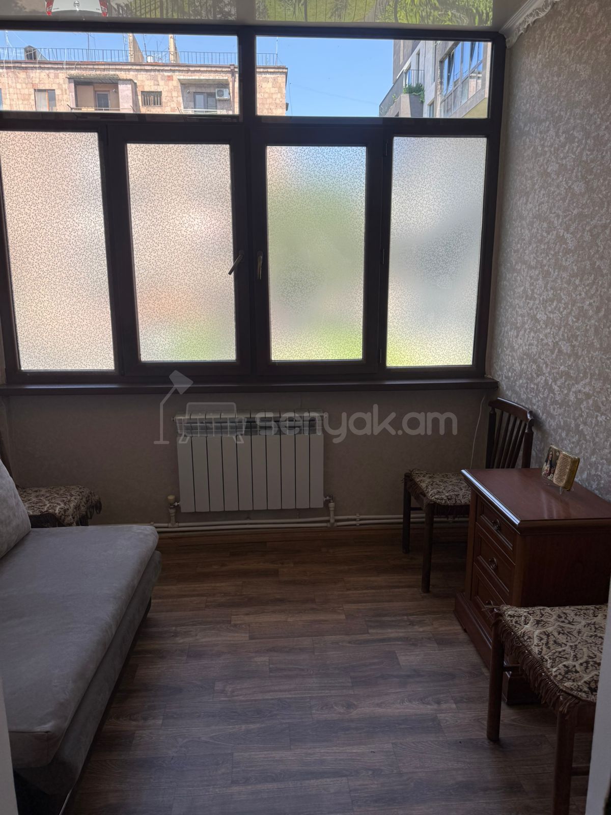 3 Սենյականոց Բնակարան Քարե Շենքում, 80քմ, 2/5 հարկ, Կապիտալ Վերանորոգված, Կահավորված