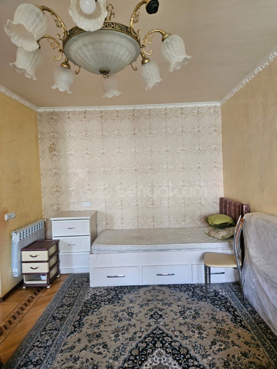 2 Սենյականոց Բնակարան Քարե Շենքում, 50քմ, 2/4 հարկ, Նորմալ Վիճակում, Կահավորված, Արևկող