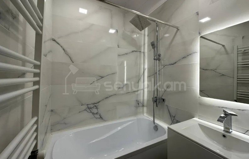 4 Սենյականոց Բնակարան, 70քմ, 7/9 հարկ, Դիզայներական Վերանորոգված, Կահավորված