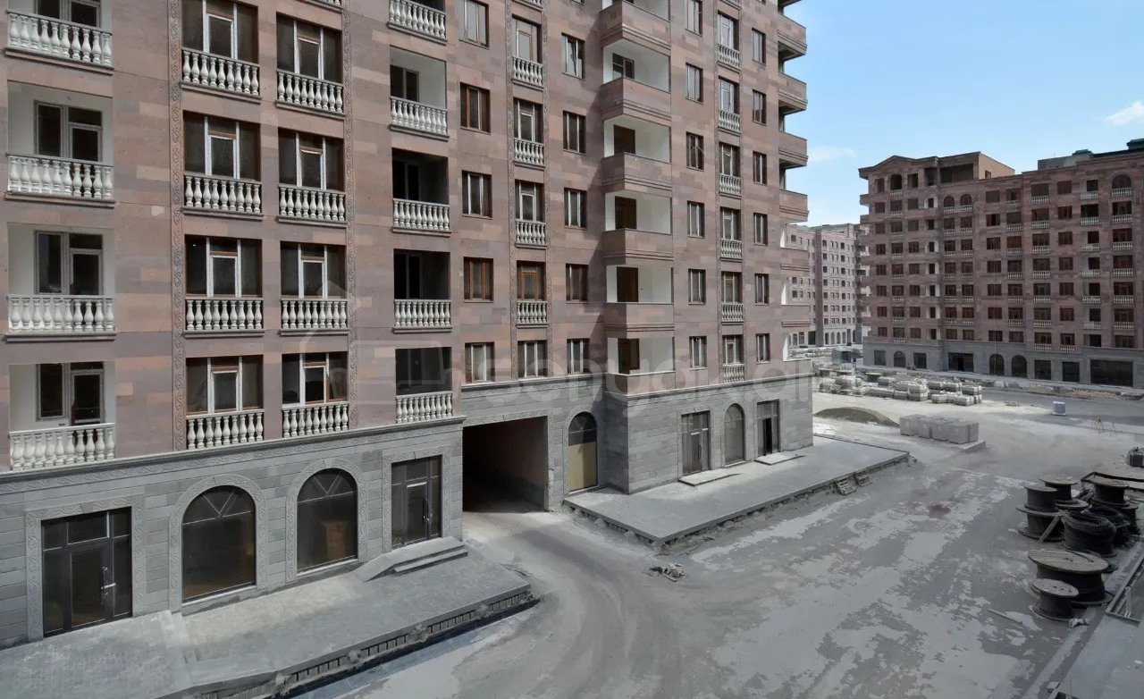 3 Սենյականոց Բնակարան Նորակառույցում, 96քմ, 3/8 հարկ, Կապիտալ Վերանորոգված