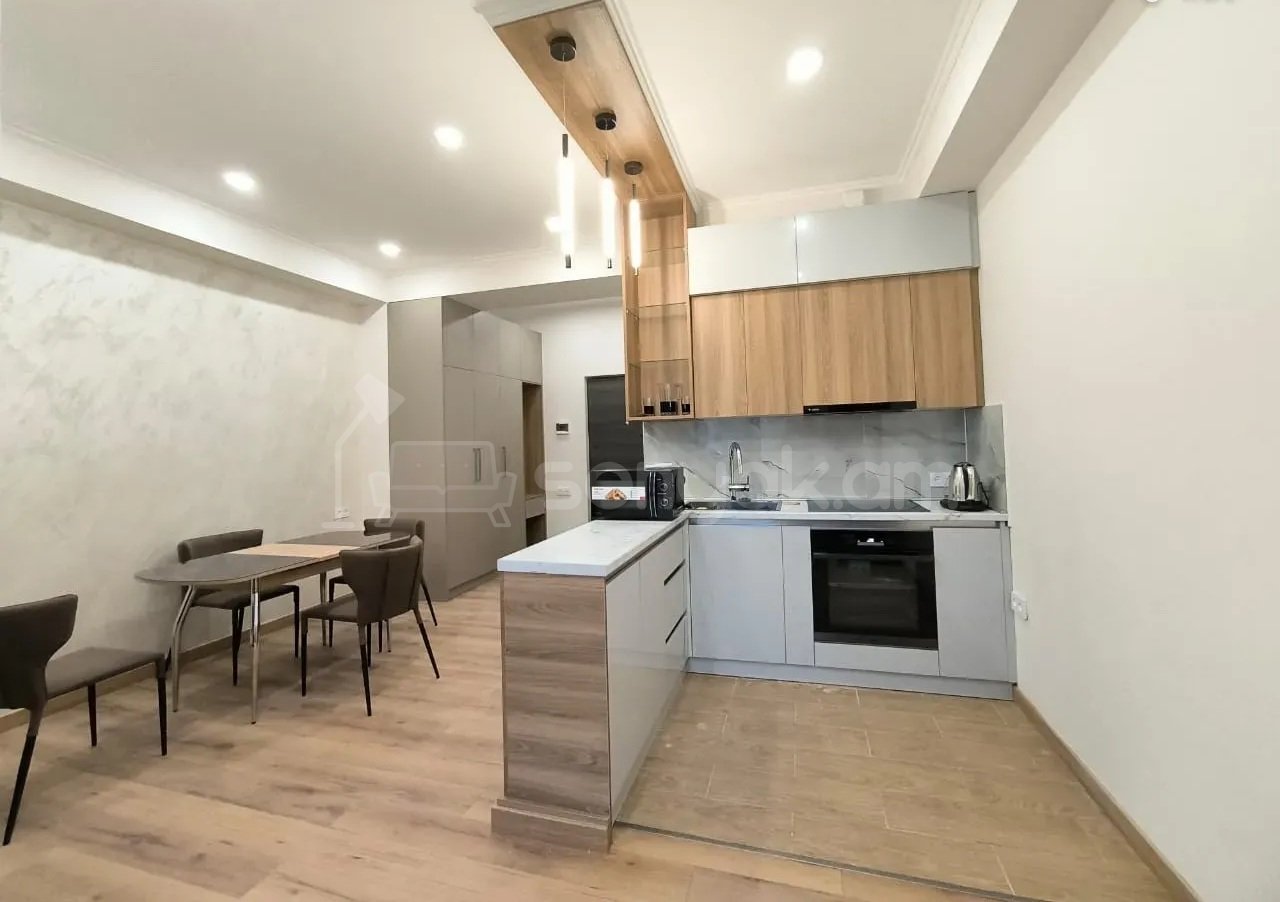 2 Սենյականոց Բնակարան Նորակառույցում, 50քմ, 4/13 հարկ, Դիզայներական Վերանորոգված, Կահավորված