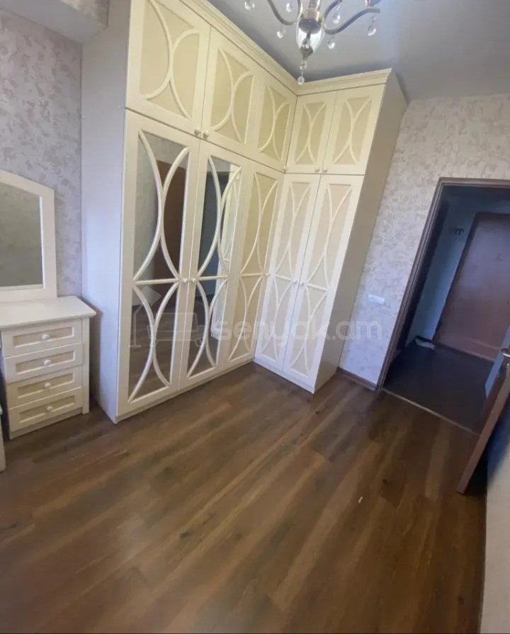 2 Սենյականոց Բնակարան, 42քմ, 5/10 հարկ, Կապիտալ Վերանորոգված, Կահավորված