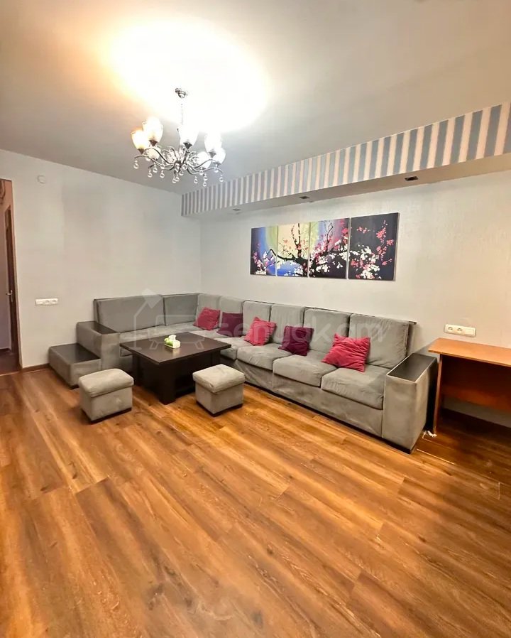 2 Սենյականոց Բնակարան, 42քմ, 5/10 հարկ, Կապիտալ Վերանորոգված, Կահավորված