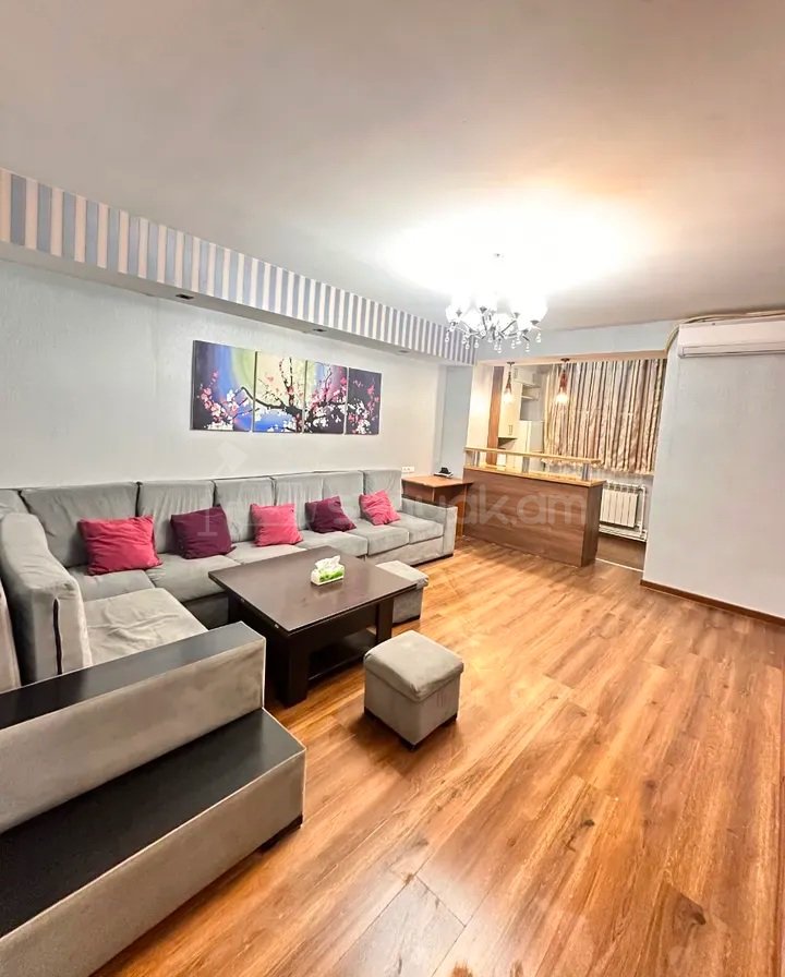 2 Սենյականոց Բնակարան, 42քմ, 5/10 հարկ, Կապիտալ Վերանորոգված, Կահավորված