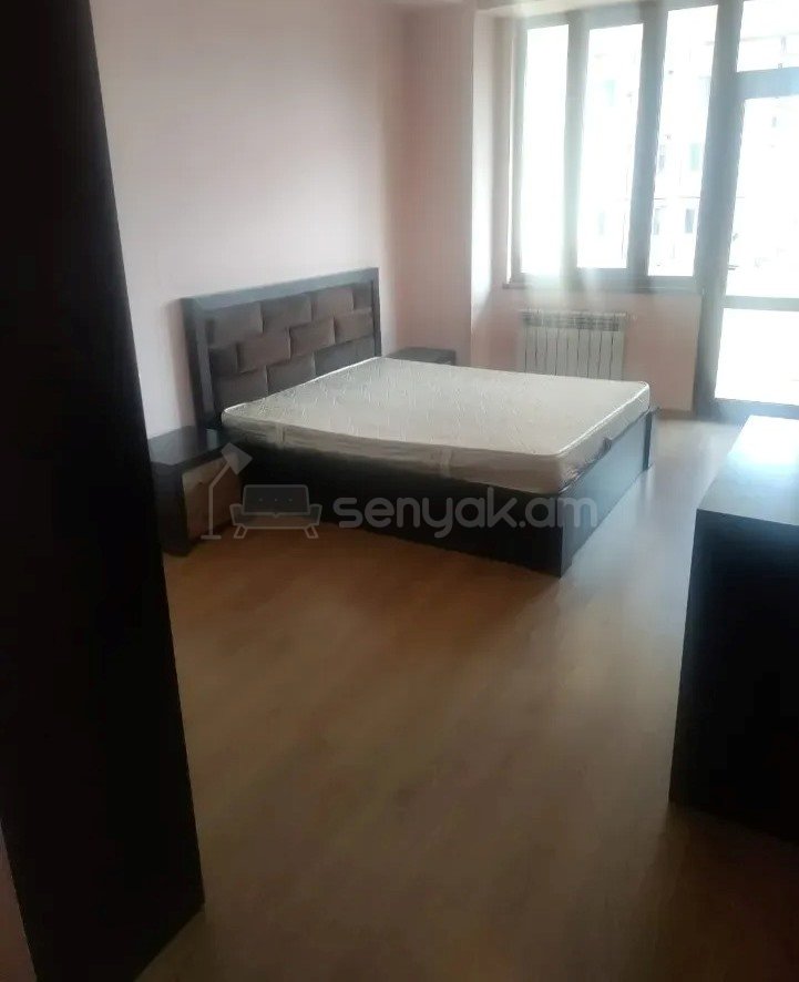 3 Սենյականոց Բնակարան Նորակառույցում, 100քմ, 4/8 հարկ, Կապիտալ Վերանորոգված