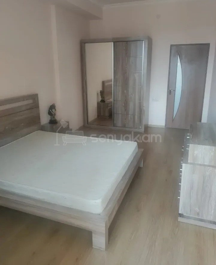 3 Սենյականոց Բնակարան Նորակառույցում, 100քմ, 4/8 հարկ, Կապիտալ Վերանորոգված