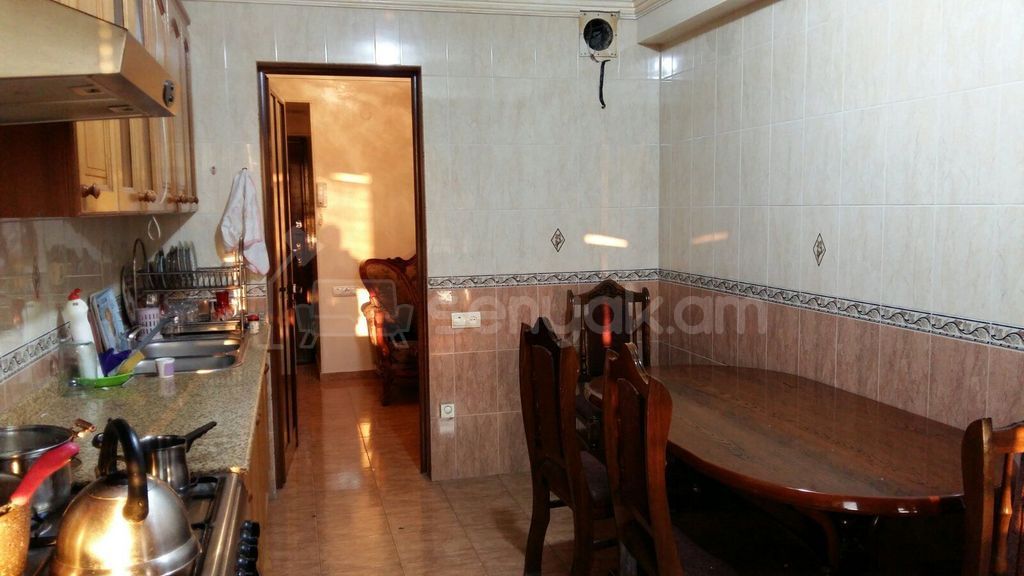 4 Սենյականոց Բնակարան, 102քմ, 9/10 հարկ, Նորմալ Վիճակում