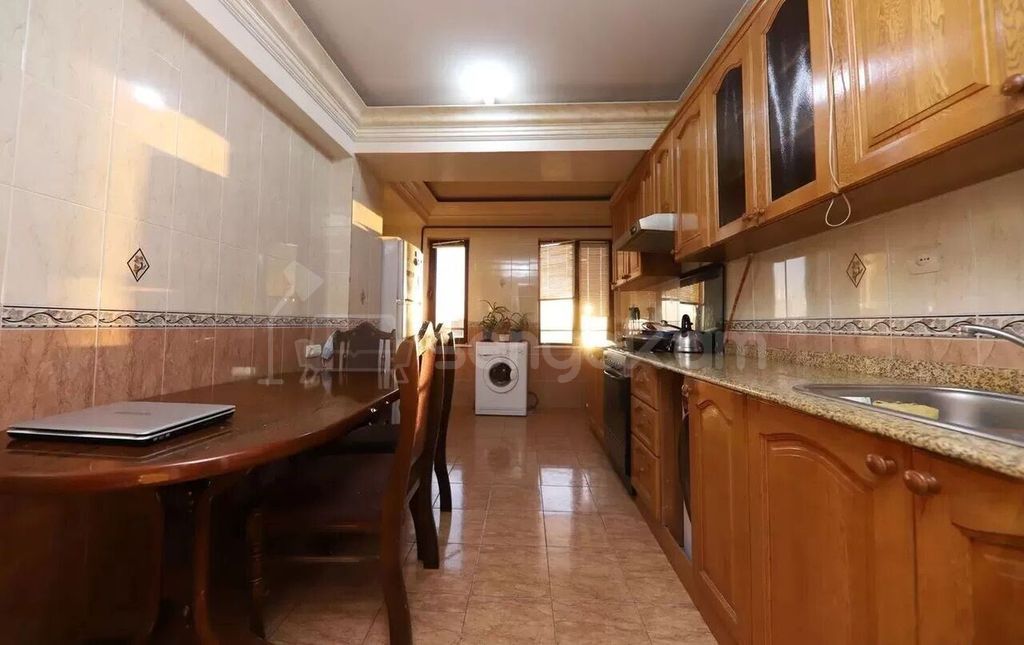 4 Սենյականոց Բնակարան, 102քմ, 9/10 հարկ, Նորմալ Վիճակում
