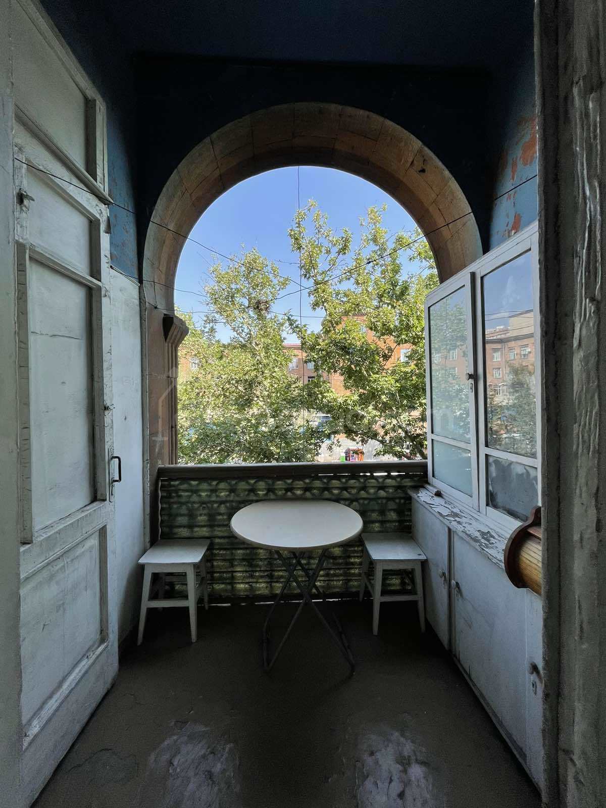 3 Սենյականոց Բնակարան Քարե Շենքում, 70քմ, 4/5 հարկ, Կոսմետիկ Վերանորոգված