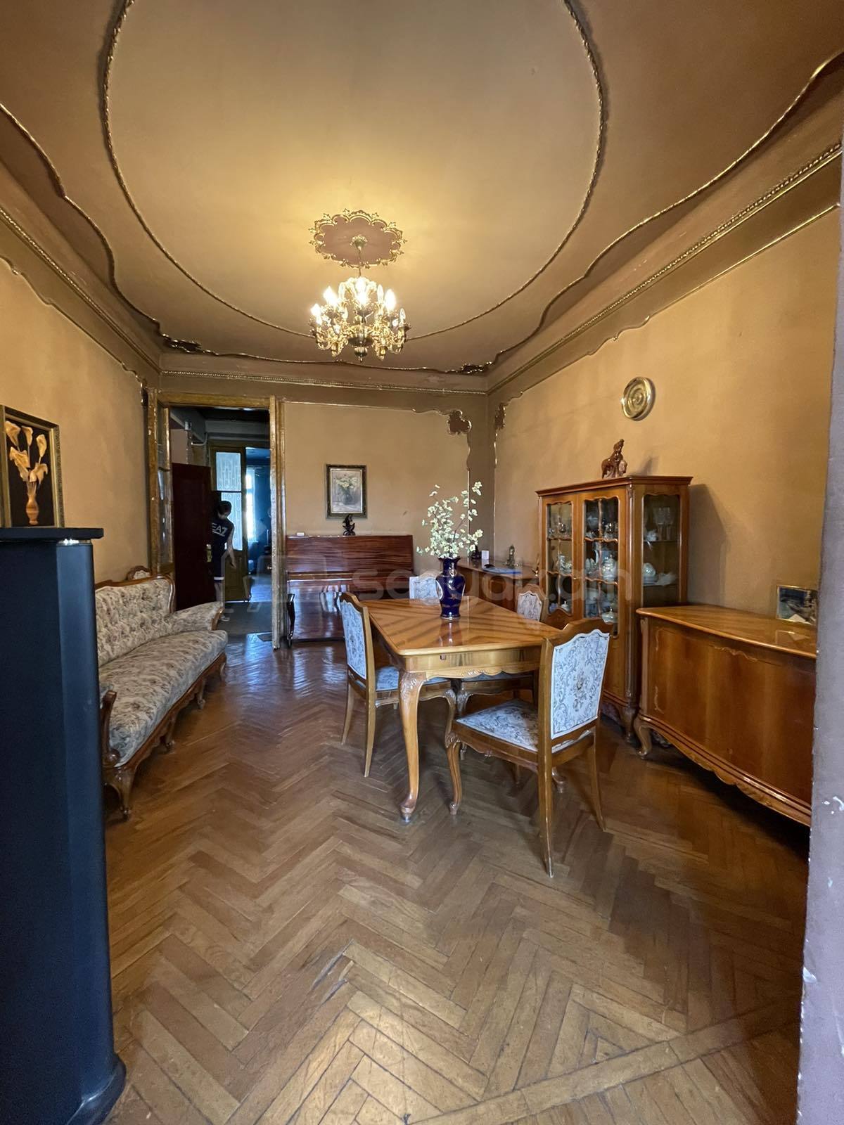 3 Սենյականոց Բնակարան Քարե Շենքում, 70քմ, 4/5 հարկ, Կոսմետիկ Վերանորոգված