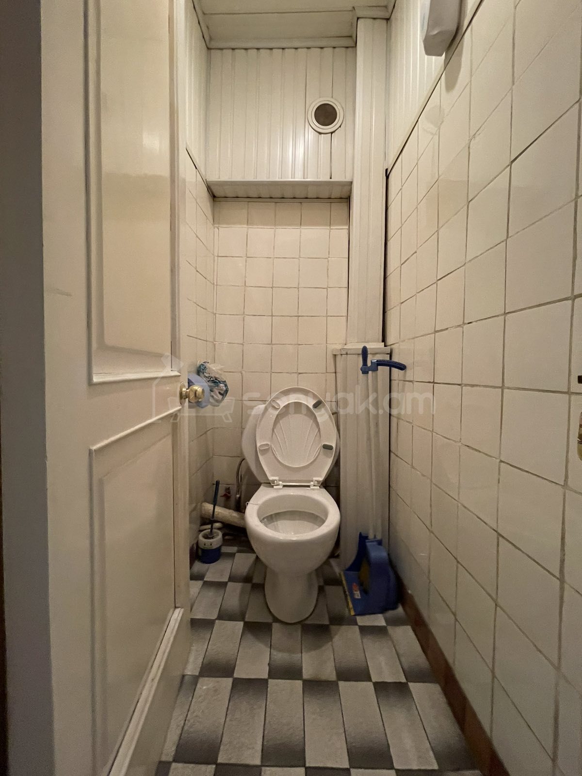 3 Սենյականոց Բնակարան Քարե Շենքում, 70քմ, 4/5 հարկ, Նորմալ Վիճակում