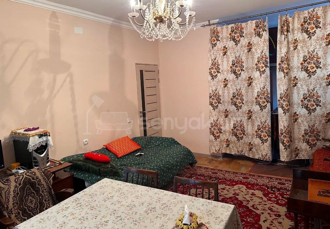 3 Սենյականոց Բնակարան Քարե Շենքում, 68քմ, 2/5 հարկ, Կապիտալ Վերանորոգված