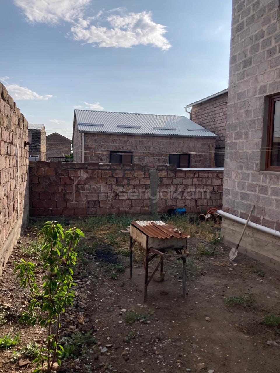 4 Սենյականոց Սեփական Տուն, 140քմ, Կապիտալ Վերանորոգված
