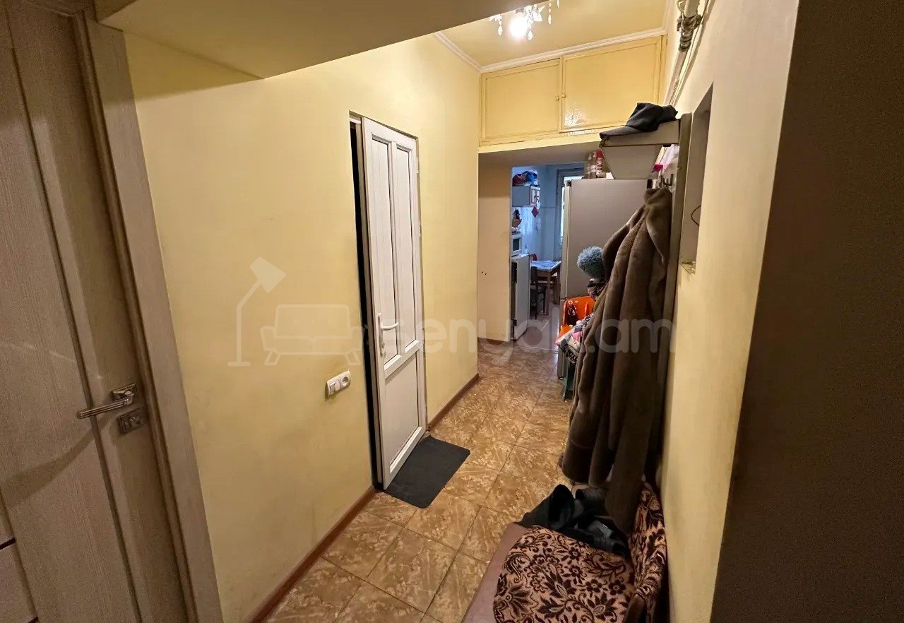 2 Սենյականոց Բնակարան Քարե Շենքում, 68քմ, 2/5 հարկ, Պետական Վիճակում