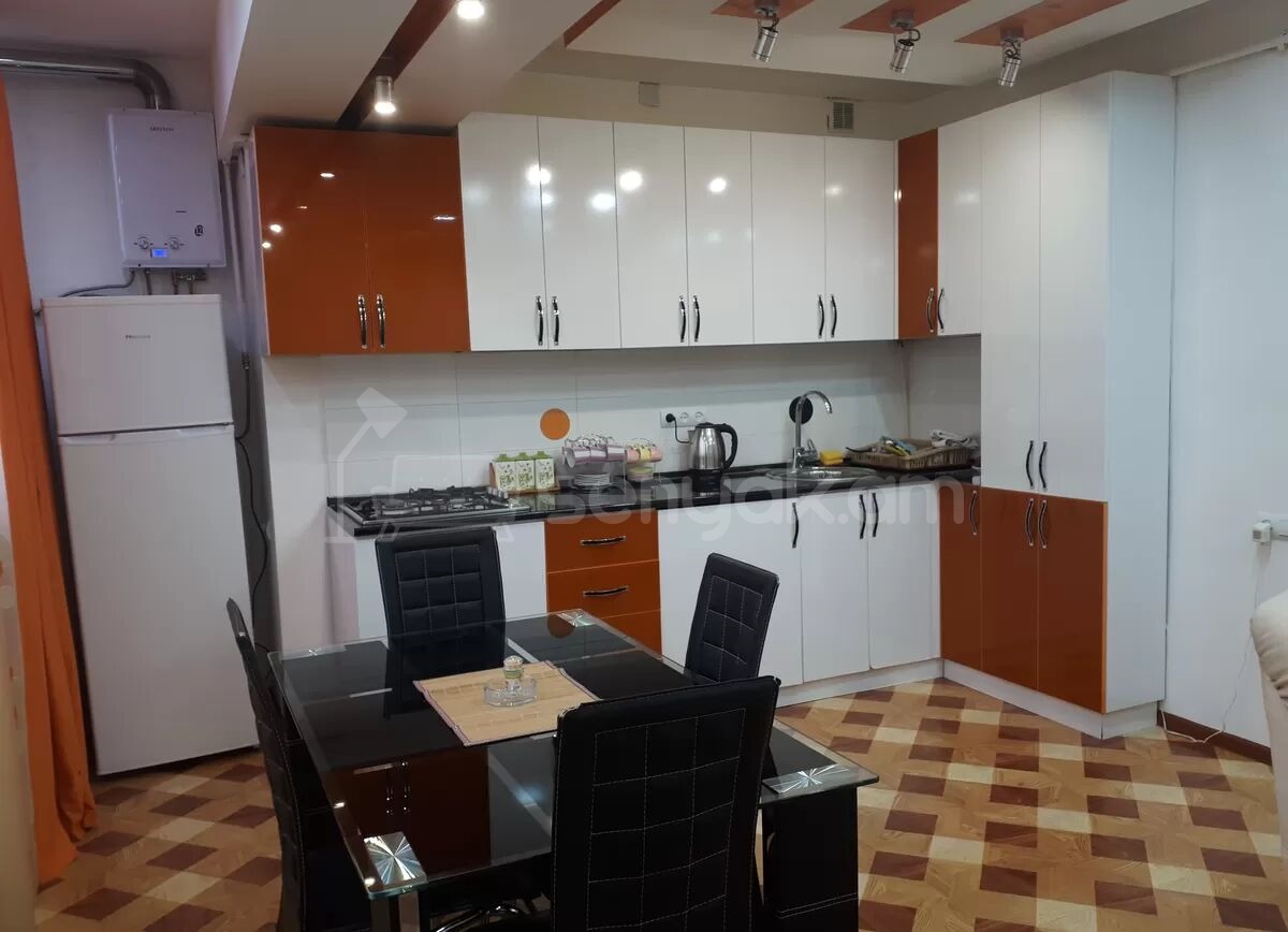 1 Սենյականոց Բնակարան, 40քմ, 4/9 հարկ, Կապիտալ Վերանորոգված