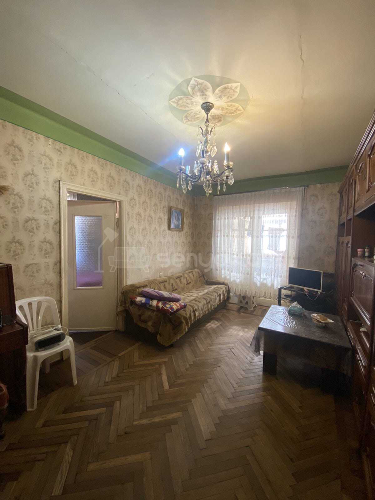 3 Սենյականոց Բնակարան Քարե Շենքում, 68քմ, 2/5 հարկ, Նորմալ Վիճակում, Կահավորված