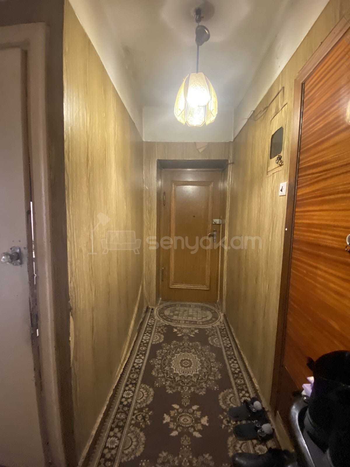 3 Սենյականոց Բնակարան Քարե Շենքում, 68քմ, 2/5 հարկ, Նորմալ Վիճակում, Կահավորված