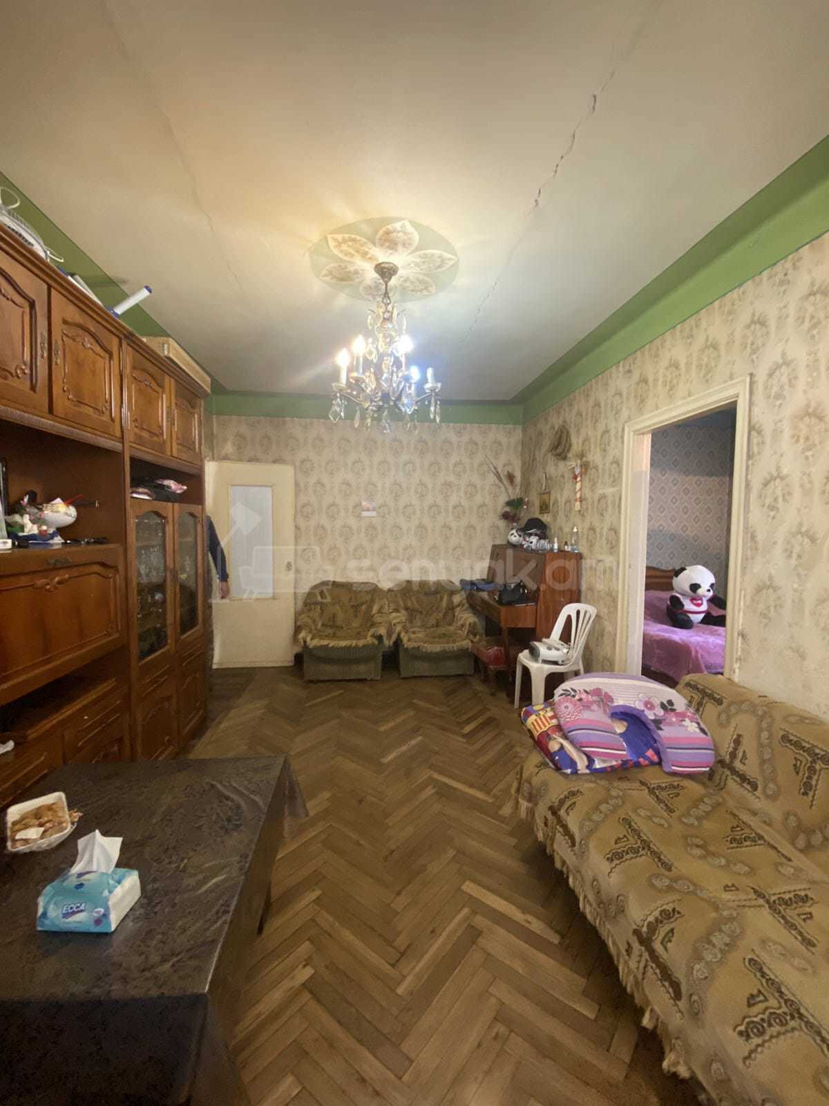 3 Սենյականոց Բնակարան Քարե Շենքում, 68քմ, 2/5 հարկ, Նորմալ Վիճակում, Կահավորված