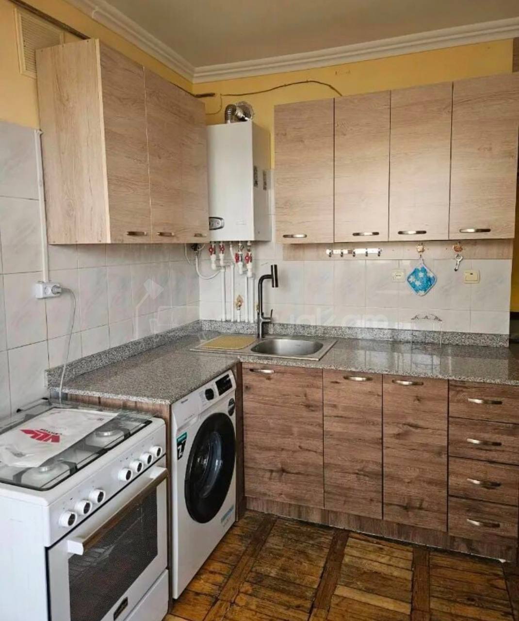 2 Սենյականոց Բնակարան Քարե Շենքում, 64քմ, 3/5 հարկ, Կոսմետիկ Վերանորոգված, Կահավորված