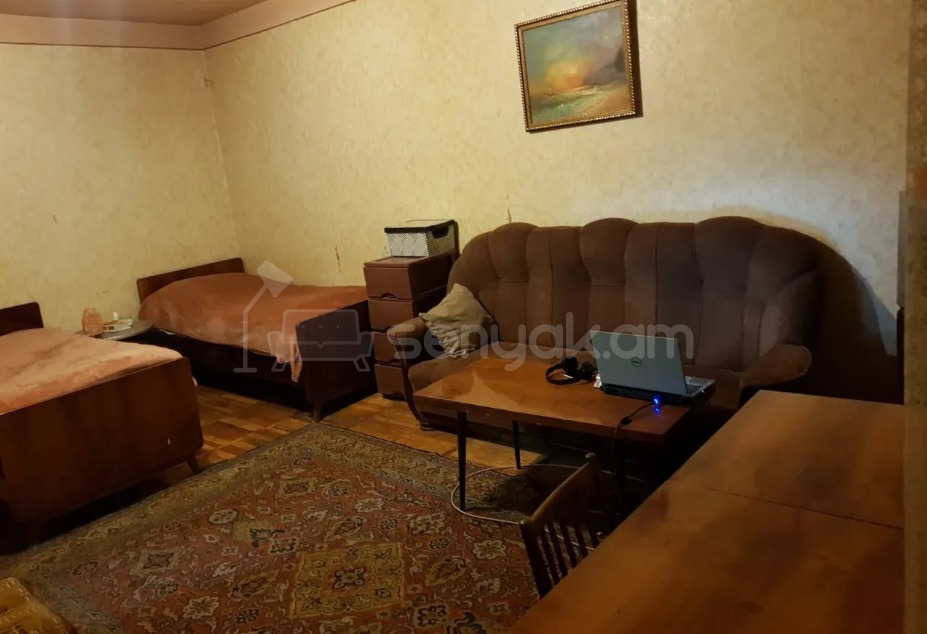 1 Սենյականոց Բնակարան Քարե Շենքում, 40քմ, 5/5 հարկ, Պետական Վիճակում