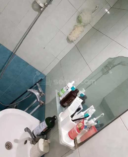 1 Սենյականոց Բնակարան Քարե Շենքում, 40քմ, 5/5 հարկ, Պետական Վիճակում