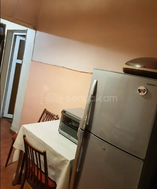 1 Սենյականոց Բնակարան Քարե Շենքում, 40քմ, 5/5 հարկ, Պետական Վիճակում