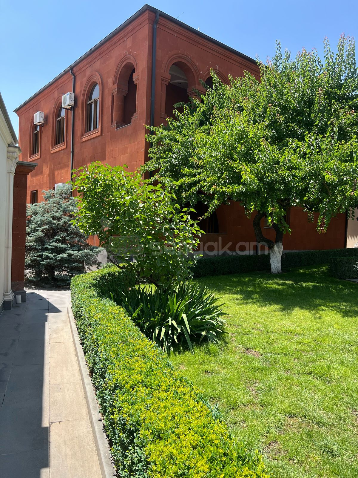 4 Սենյականոց Նորակառույց Շքեղ Առանձնատուն, 280քմ, Կահավորված