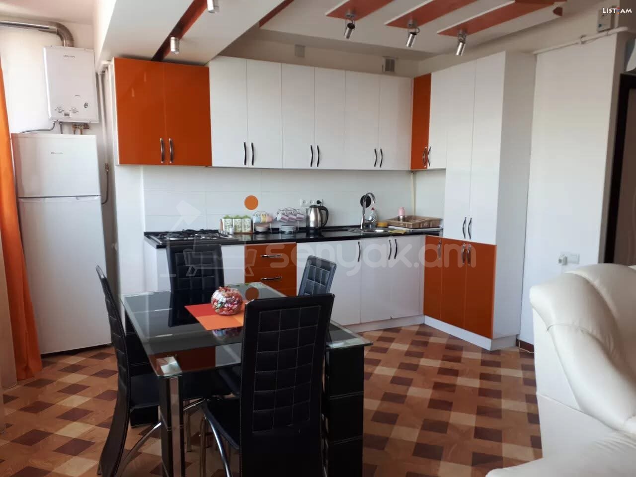 2 Սենյականոց Բնակարան, 40քմ, 4/9 հարկ, Կապիտալ Վերանորոգված