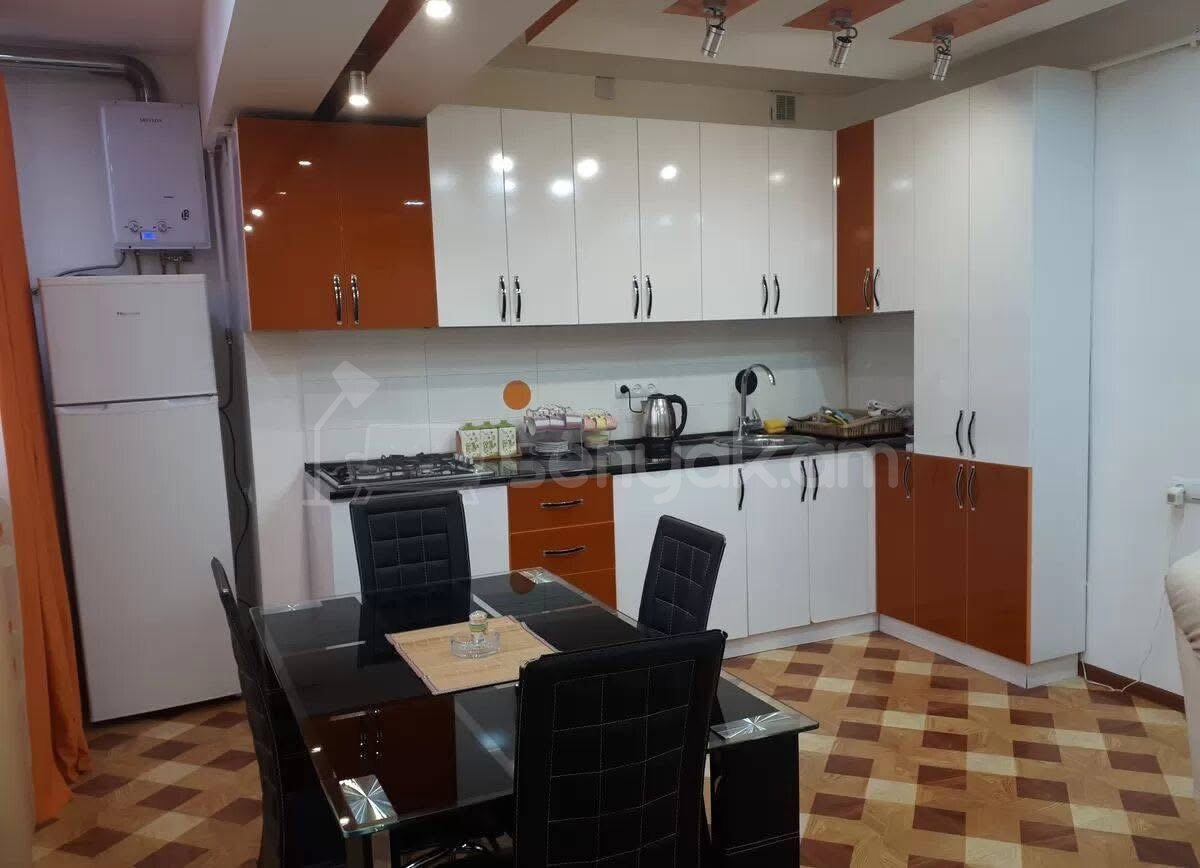 2 Սենյականոց Բնակարան, 40քմ, 4/9 հարկ, Կապիտալ Վերանորոգված