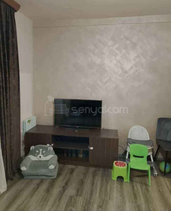 3 Սենյականոց Բնակարան, 72քմ, 5/9 հարկ, Նորմալ Վիճակում