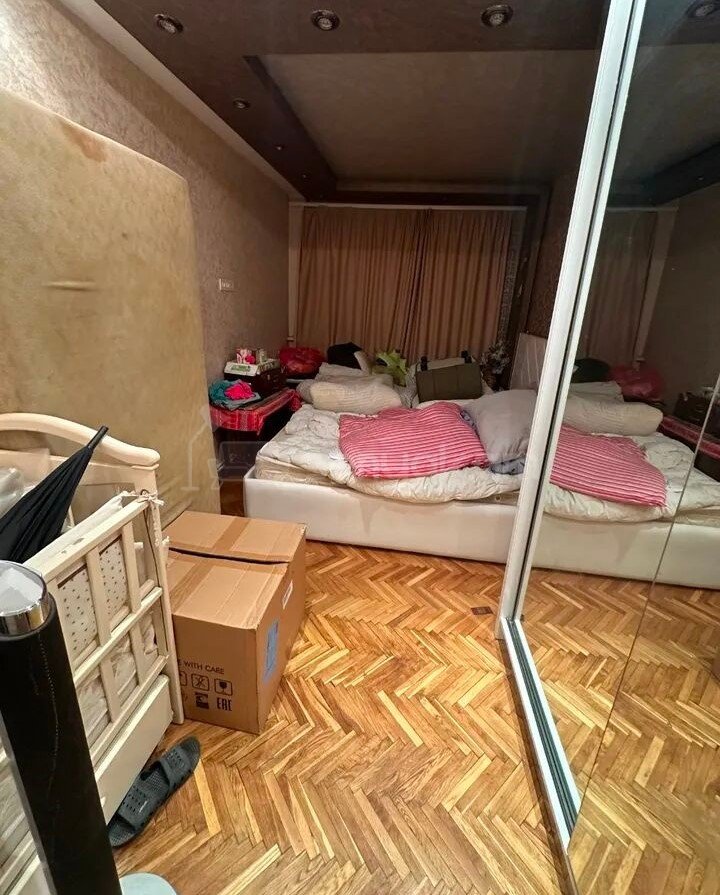 3 Սենյականոց Բնակարան Քարե Շենքում, 101քմ, 4/5 հարկ, Նորմալ Վիճակում