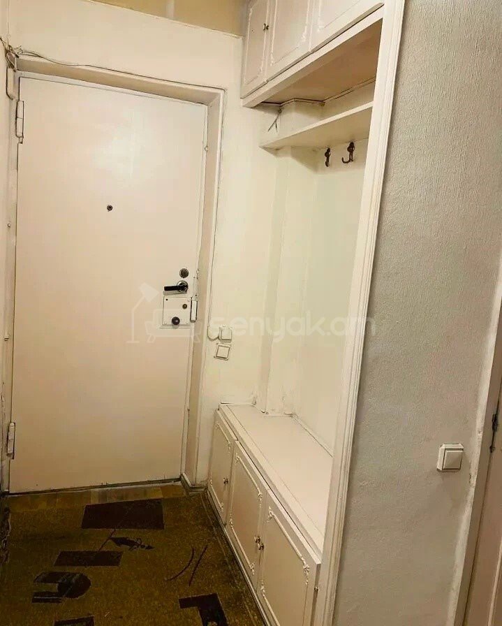 3 Սենյականոց Բնակարան Քարե Շենքում, 101քմ, 4/5 հարկ, Նորմալ Վիճակում