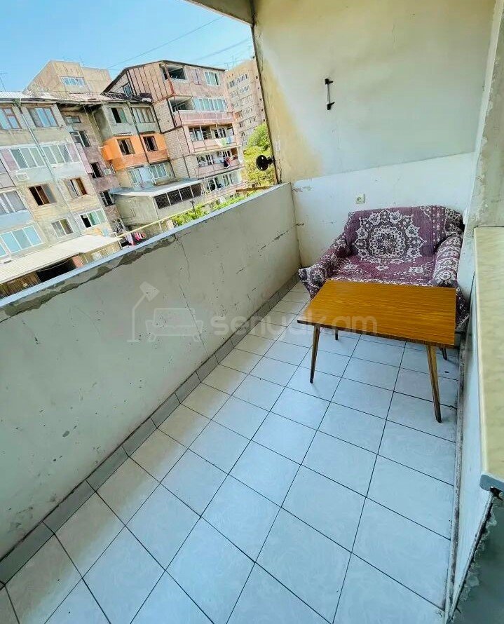 3 Սենյականոց Բնակարան Քարե Շենքում, 101քմ, 4/5 հարկ, Նորմալ Վիճակում