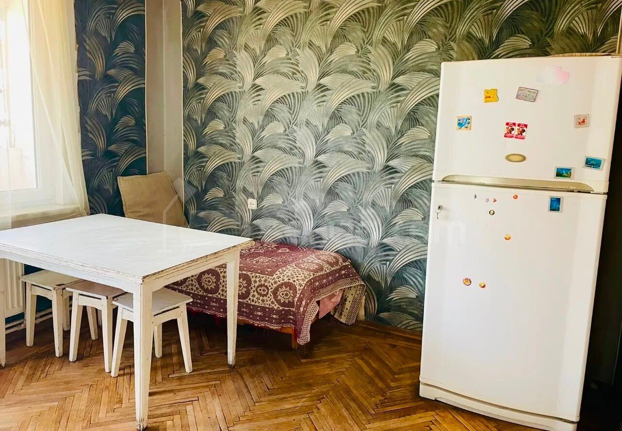 3 Սենյականոց Բնակարան Քարե Շենքում, 101քմ, 4/5 հարկ, Նորմալ Վիճակում