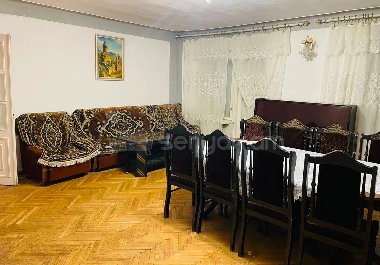 3 Սենյականոց Բնակարան Քարե Շենքում, 101քմ, 4/5 հարկ, Նորմալ Վիճակում
