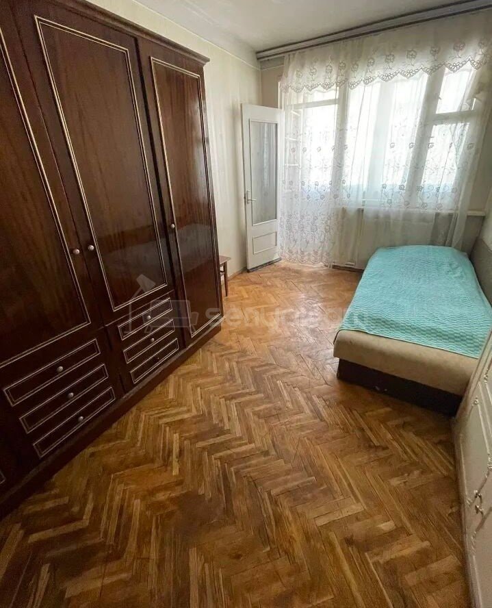 3 Սենյականոց Բնակարան Քարե Շենքում, 101քմ, 4/5 հարկ, Նորմալ Վիճակում