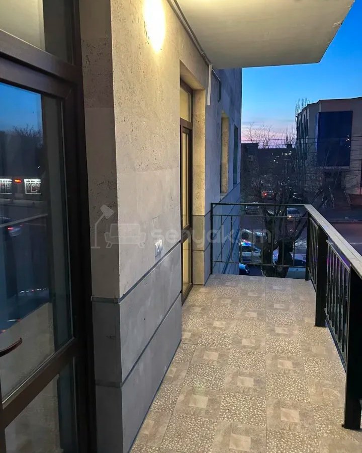 3 Սենյականոց Բնակարան Նորակառույցում, 86քմ, 2/16 հարկ, Դիզայներական Վերանորոգված, Կահավորված