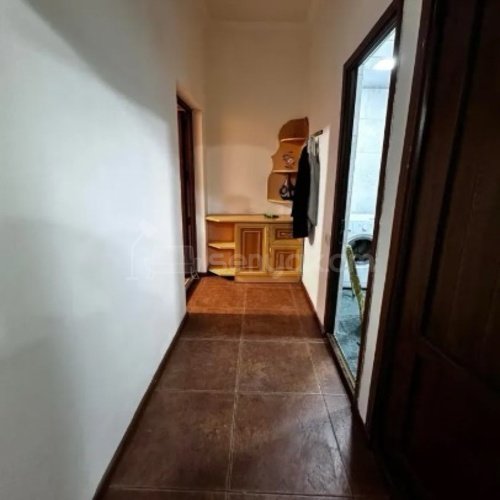 2 Սենյականոց Բնակարան Քարե Շենքում, 60քմ, 1/5 հարկ, Կոսմետիկ Վերանորոգված, Կահավորված, Արևկող