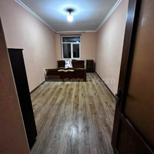 2 Սենյականոց Բնակարան Քարե Շենքում, 60քմ, 1/5 հարկ, Կոսմետիկ Վերանորոգված, Կահավորված, Արևկող