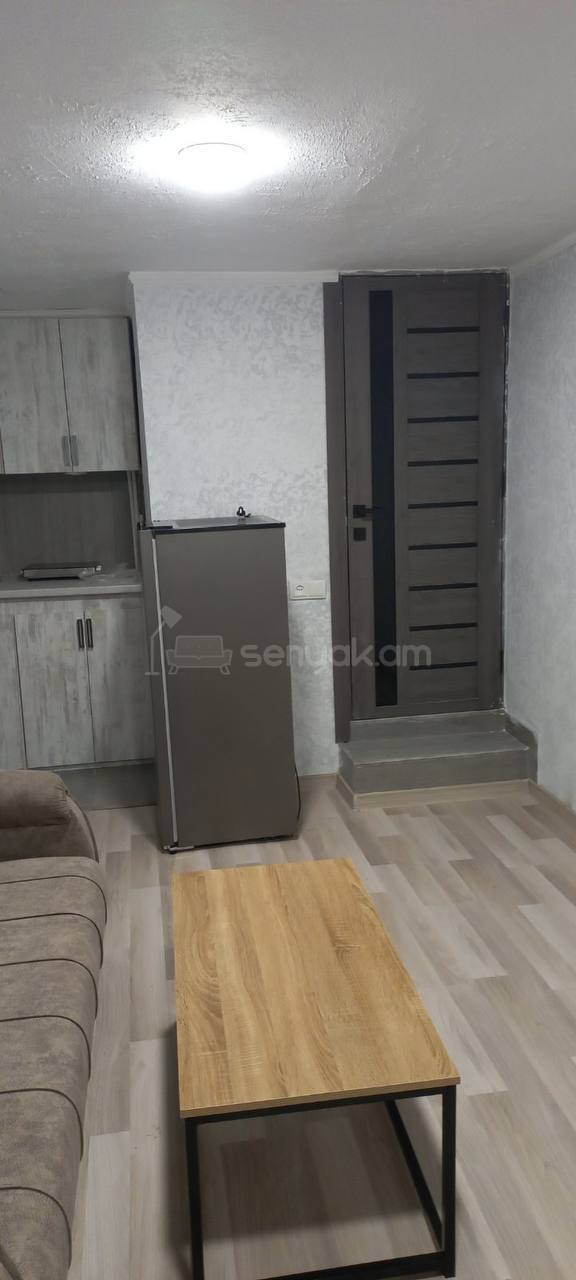 1 Սենյականոց Բնակարան Քարե Շենքում, 20քմ, 1/1 հարկ, Կապիտալ Վերանորոգված, Կահավորված, Արևկող