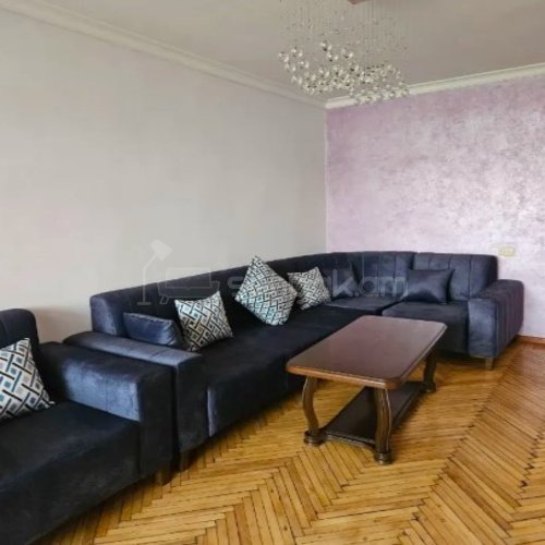 2 Սենյականոց Բնակարան Քարե Շենքում, 64քմ, 3/5 հարկ, Կապիտալ Վերանորոգված, Կահավորված, Արևկող